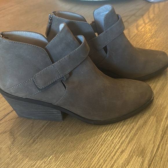 Eileen Fisher - Picture 2 of 5